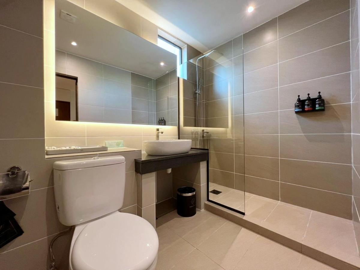 The Borneo Hotel Kuching Ngoại thất bức ảnh